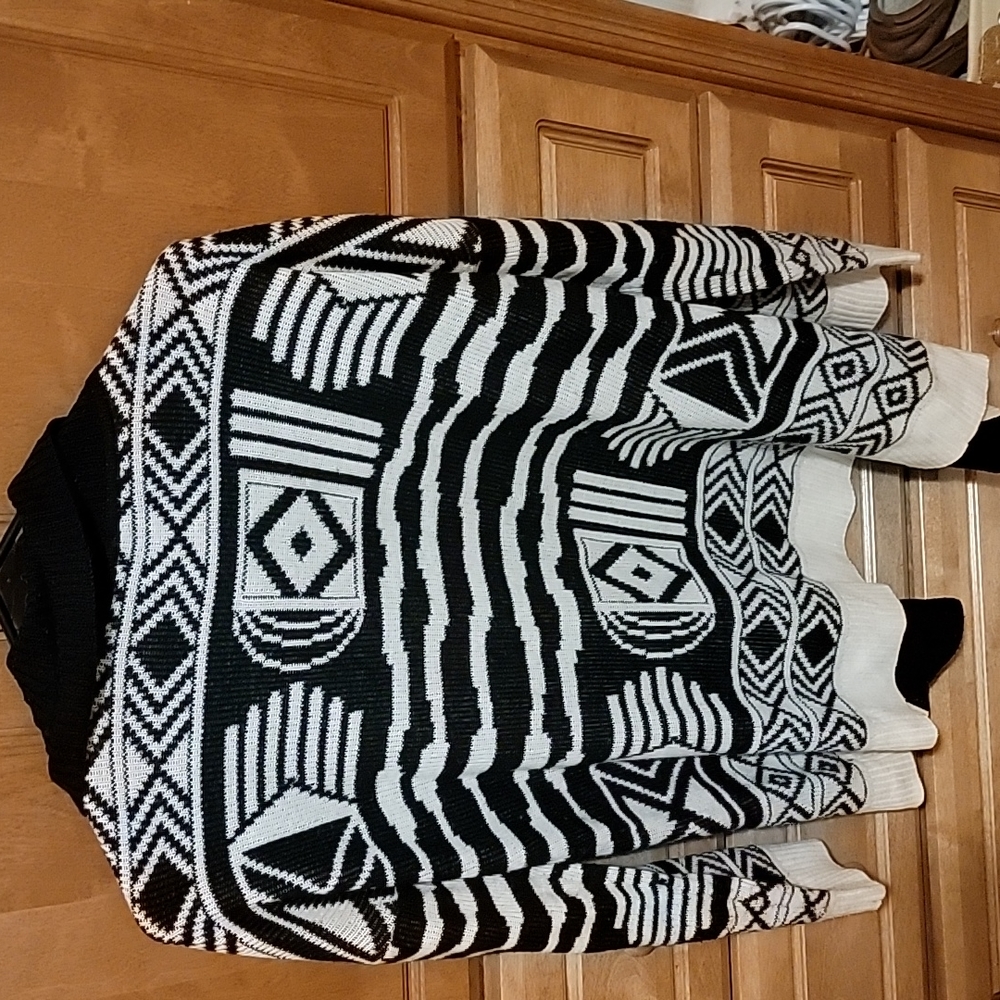 Open Cardigan/Sweater - Picture 2 of 4